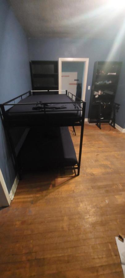 Zen Hostel Торонто Экстерьер фото