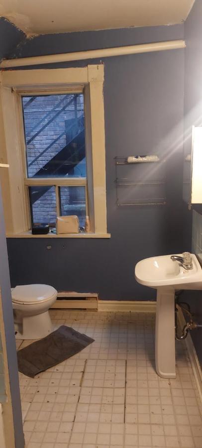 Zen Hostel Торонто Экстерьер фото